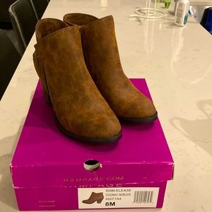 Rampage size 8M brown boots